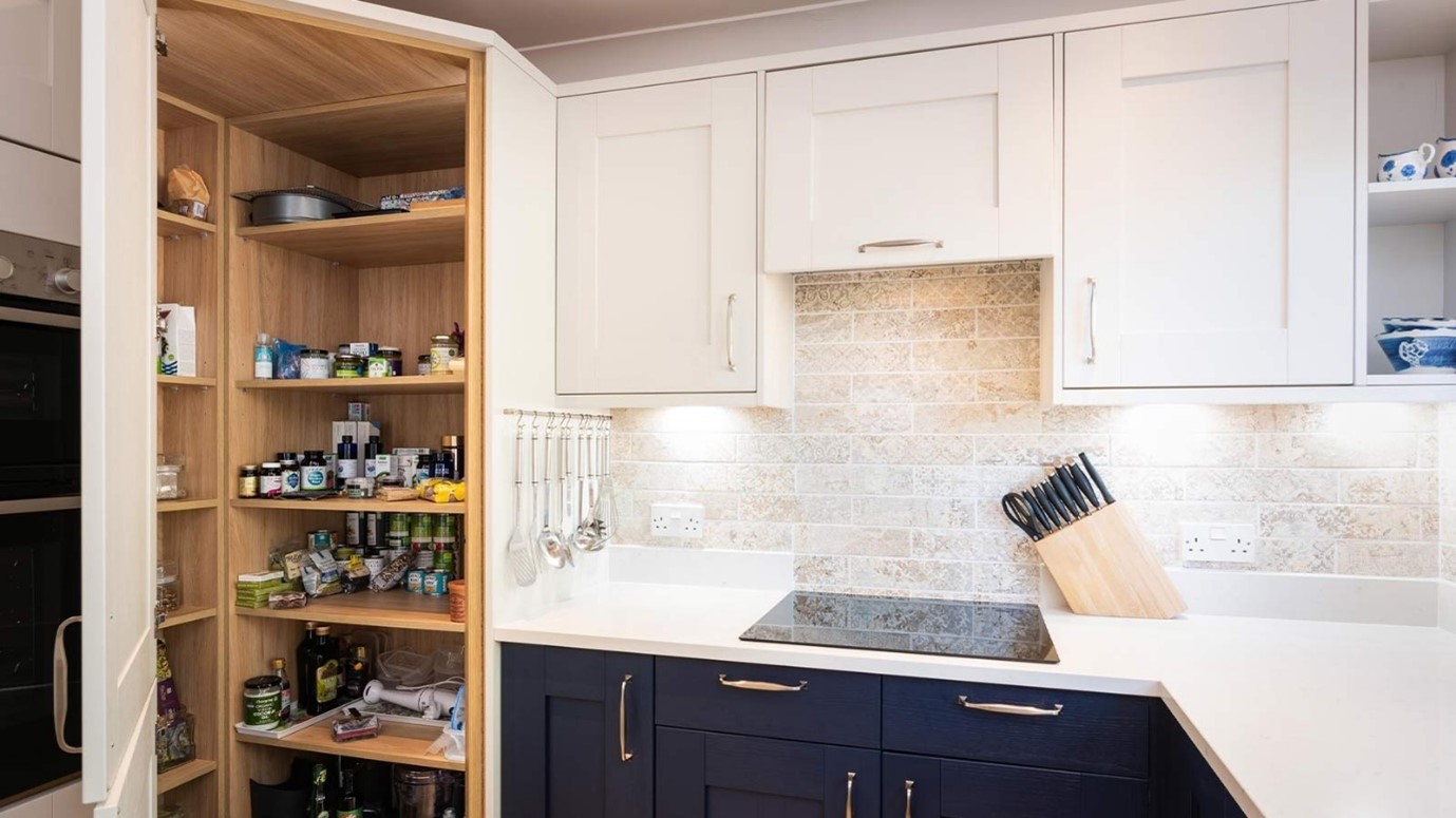 30 Amazing Design Ideas For Small Kitchens  Stylish small kitchen, Kitchen  design small, Small kitchen storage