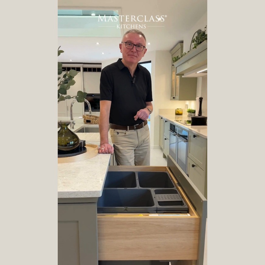 Integrated Kitchen Recycling Bin by Masterclass Kitchens